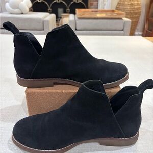 HUSH PUPPIES Mazin Cayto Suede Ankle Booties Black (9)